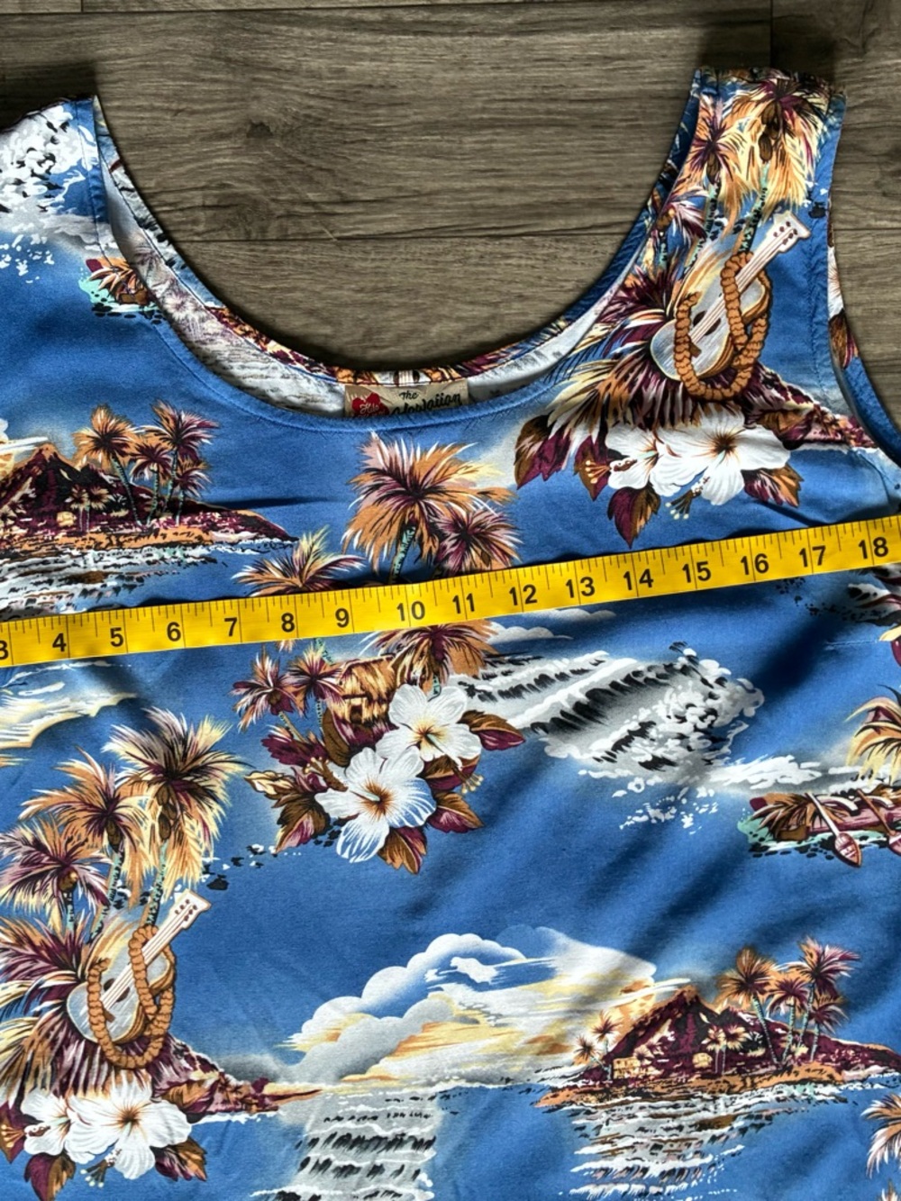 Hilo Hattie Blue Floral Hawaiian Shirt with Red Logo Tag - Picture 6 of 15